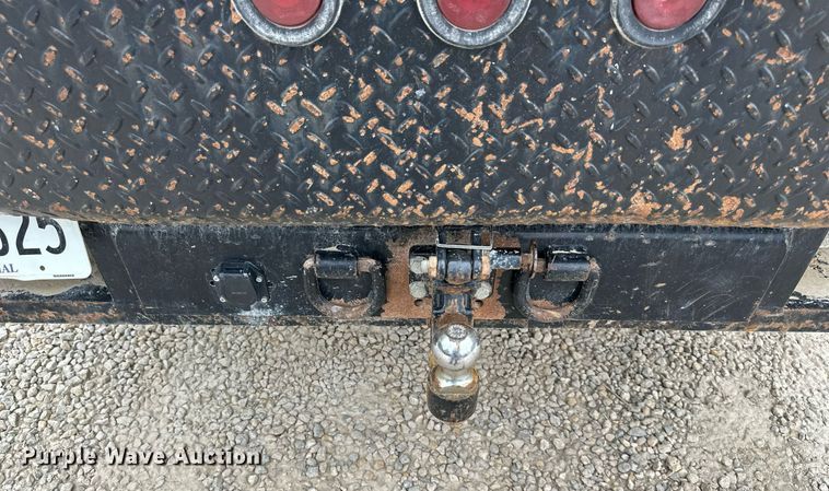 image for item DO5169 2015 Ford F550 Super Duty XL  Crew Cab flatbed truck