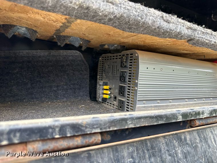 image for item DO5169 2015 Ford F550 Super Duty XL  Crew Cab flatbed truck