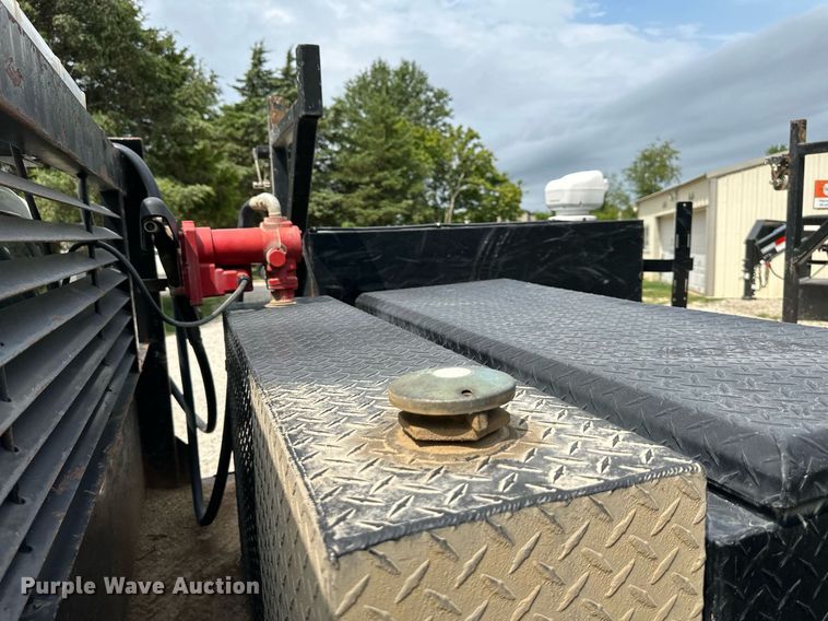 image for item DO5169 2015 Ford F550 Super Duty XL  Crew Cab flatbed truck