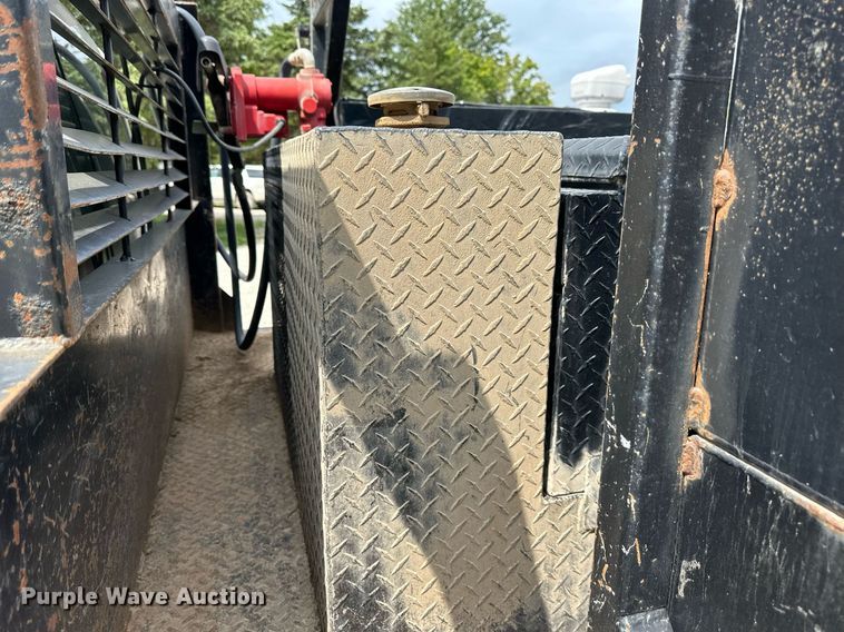 image for item DO5169 2015 Ford F550 Super Duty XL  Crew Cab flatbed truck