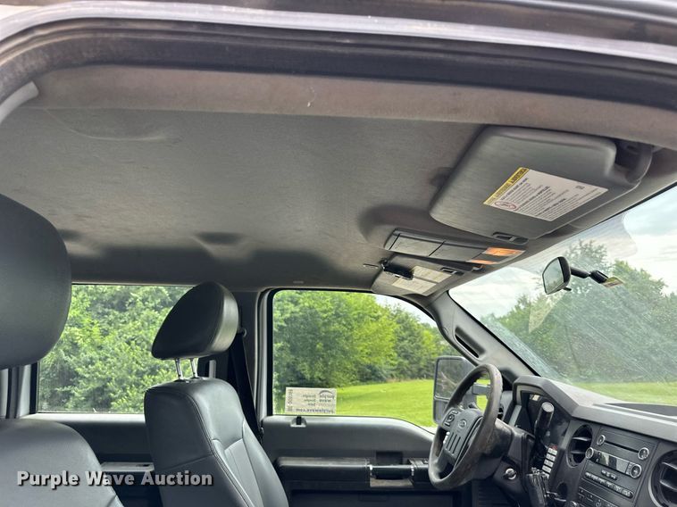 image for item DO5169 2015 Ford F550 Super Duty XL  Crew Cab flatbed truck