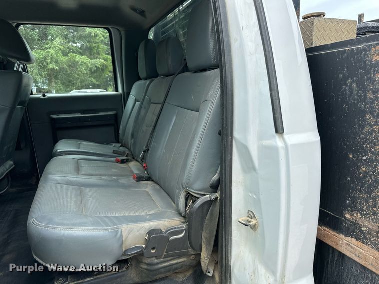 image for item DO5169 2015 Ford F550 Super Duty XL  Crew Cab flatbed truck