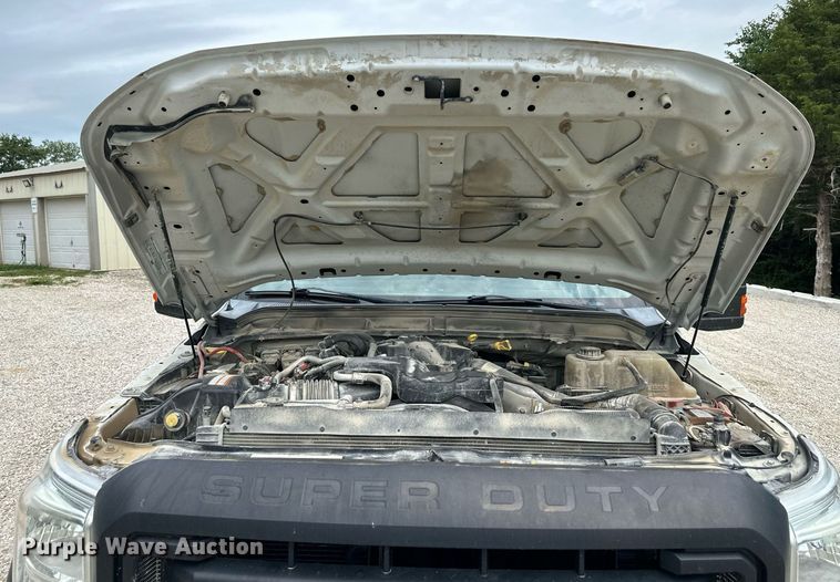 image for item DO5169 2015 Ford F550 Super Duty XL  Crew Cab flatbed truck