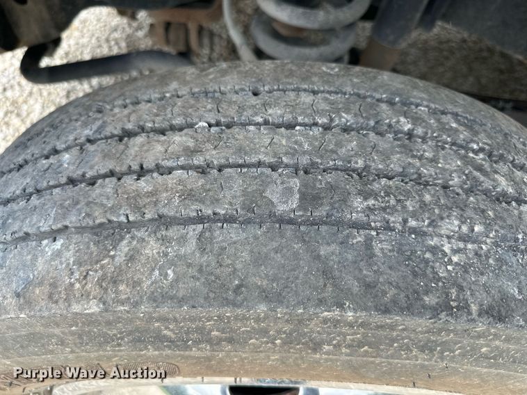 image for item DO5169 2015 Ford F550 Super Duty XL  Crew Cab flatbed truck