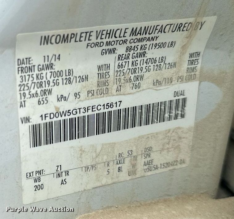 image for item DO5169 2015 Ford F550 Super Duty XL  Crew Cab flatbed truck