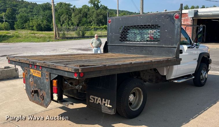 image for item DP0526 2007 Chevrolet Silverado 3500HD  flatbed pickup truck