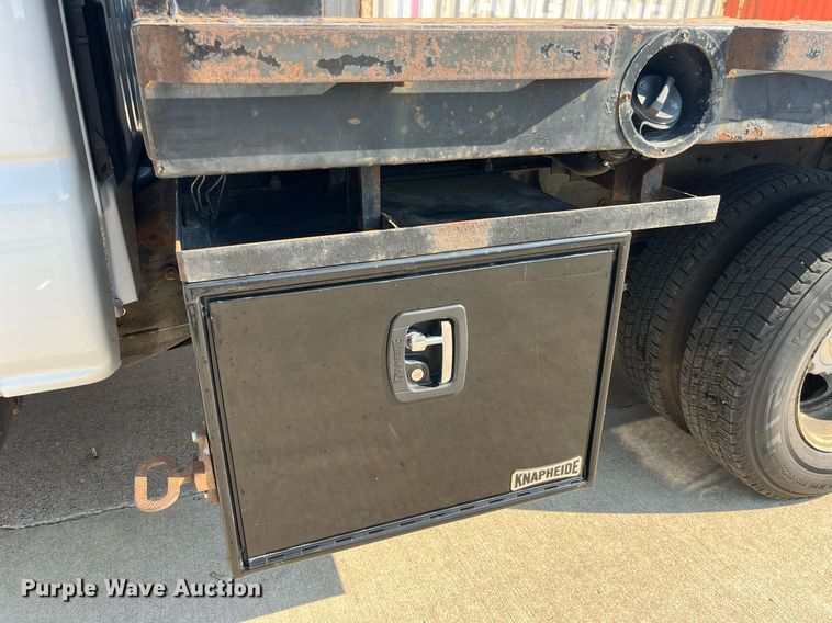 image for item DP0526 2007 Chevrolet Silverado 3500HD  flatbed pickup truck