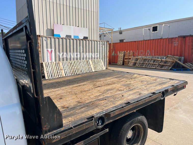 image for item DP0526 2007 Chevrolet Silverado 3500HD  flatbed pickup truck