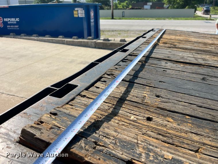 image for item DP0526 2007 Chevrolet Silverado 3500HD  flatbed pickup truck