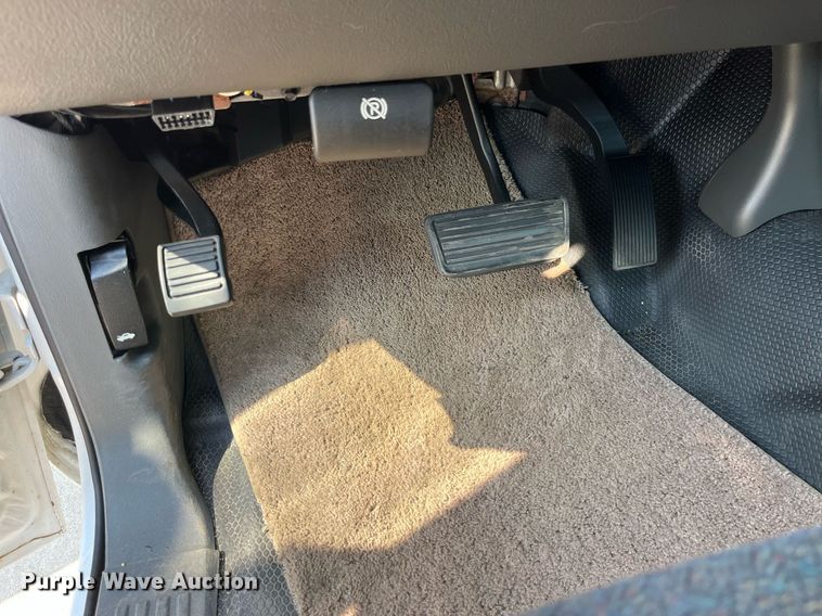 image for item DP0526 2007 Chevrolet Silverado 3500HD  flatbed pickup truck