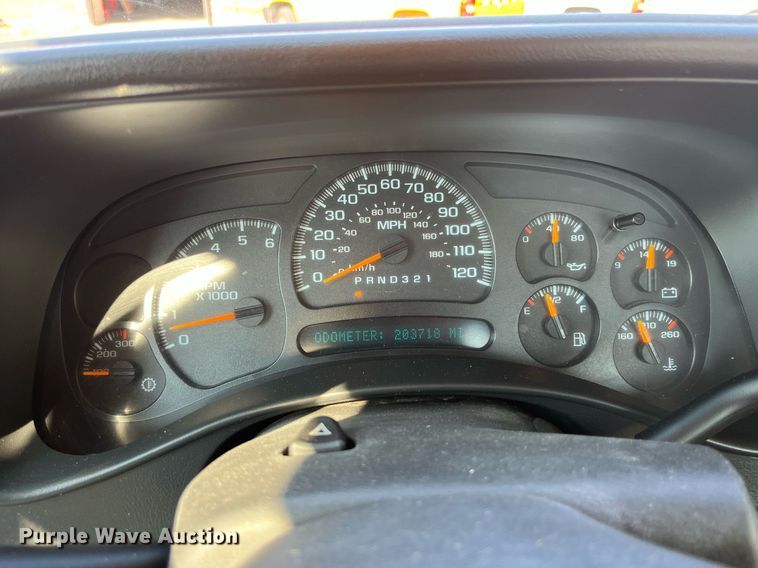 image for item DP0526 2007 Chevrolet Silverado 3500HD  flatbed pickup truck