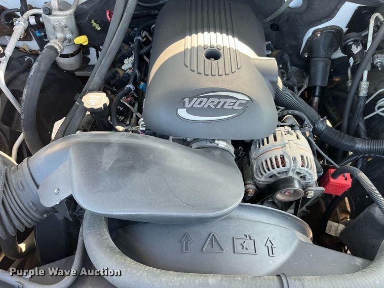 image for item DP0526 2007 Chevrolet Silverado 3500HD  flatbed pickup truck