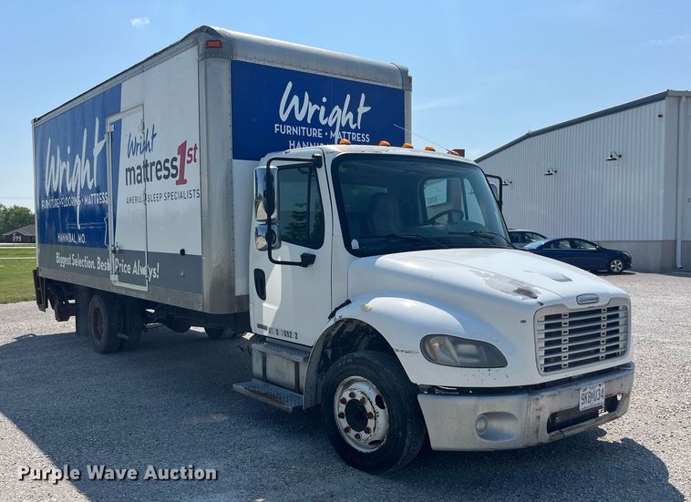 image for item DP0527 2005 Freightliner Business Class M2  box truck