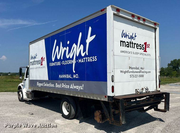 image for item DP0527 2005 Freightliner Business Class M2  box truck