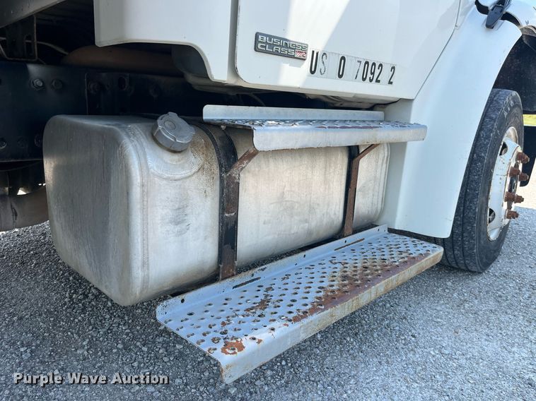 image for item DP0527 2005 Freightliner Business Class M2  box truck