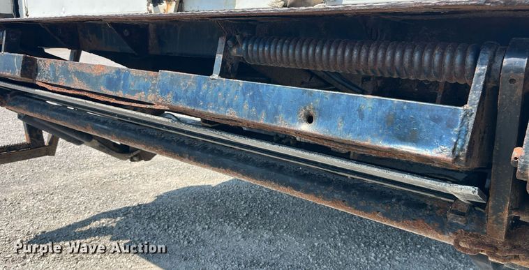 image for item DP0527 2005 Freightliner Business Class M2  box truck