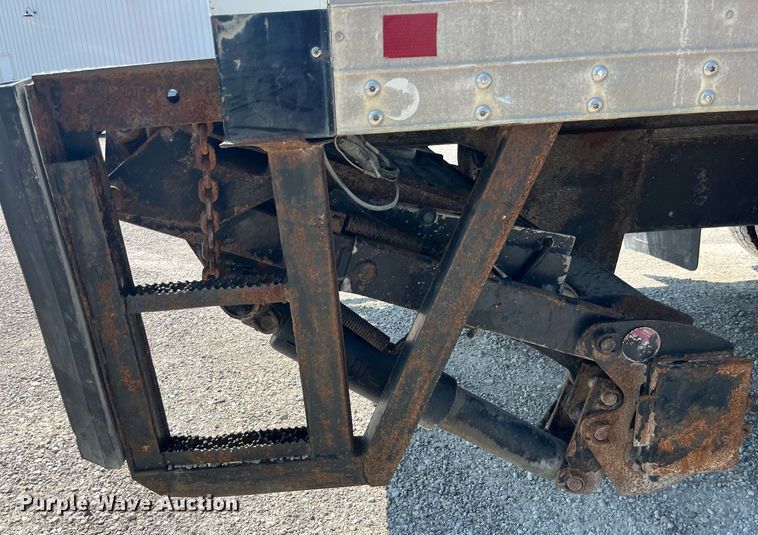 image for item DP0527 2005 Freightliner Business Class M2  box truck