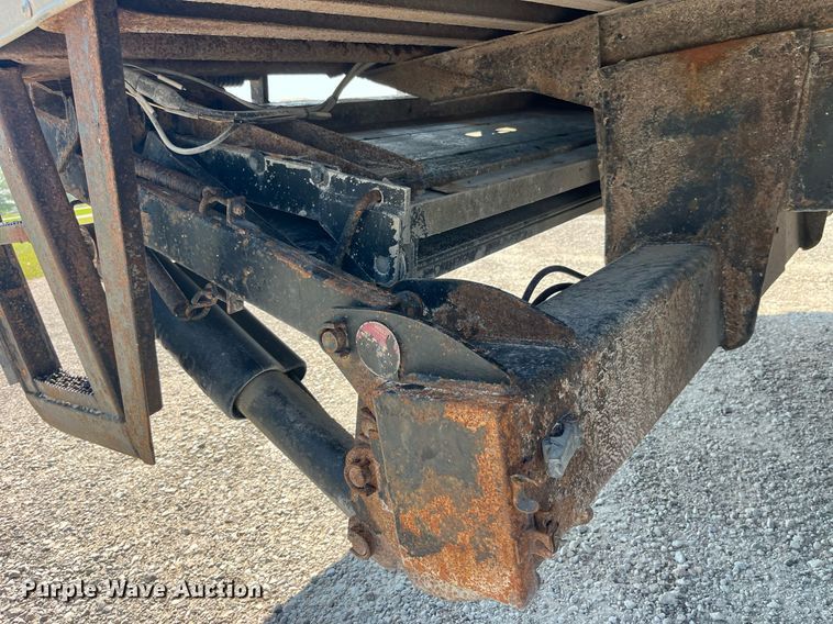 image for item DP0527 2005 Freightliner Business Class M2  box truck