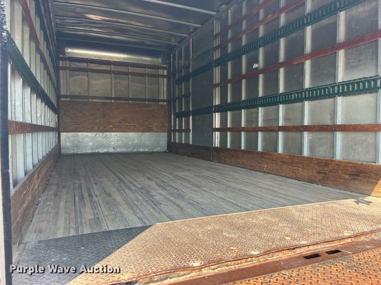 image for item DP0527 2005 Freightliner Business Class M2  box truck