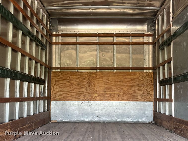 image for item DP0527 2005 Freightliner Business Class M2  box truck