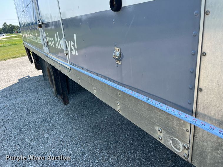 image for item DP0527 2005 Freightliner Business Class M2  box truck