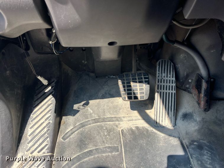 image for item DP0527 2005 Freightliner Business Class M2  box truck