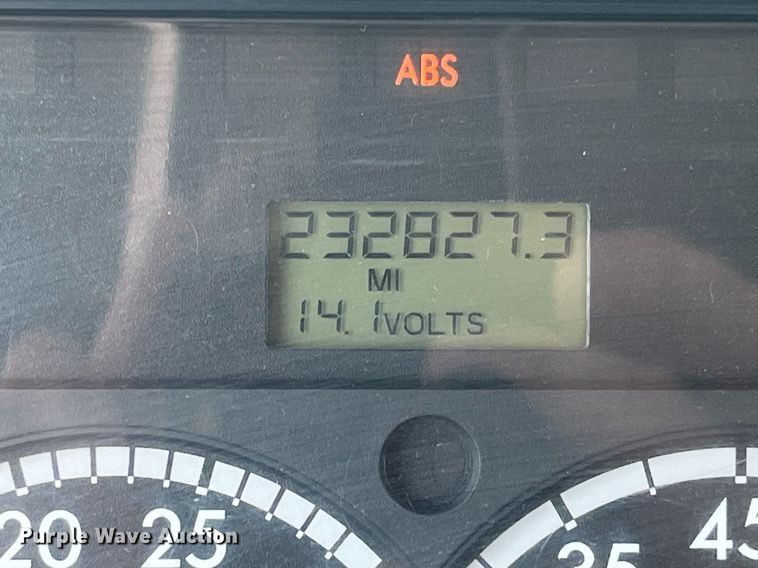 image for item DP0527 2005 Freightliner Business Class M2  box truck