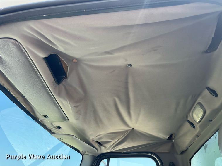 image for item DP0527 2005 Freightliner Business Class M2  box truck