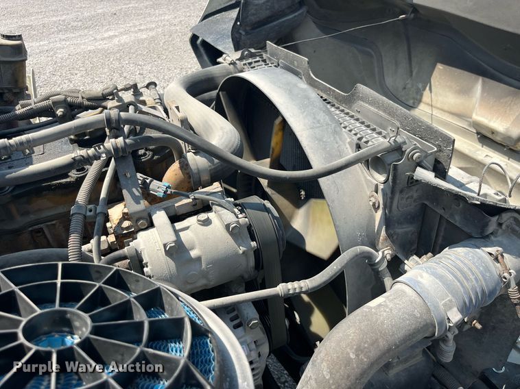 image for item DP0527 2005 Freightliner Business Class M2  box truck