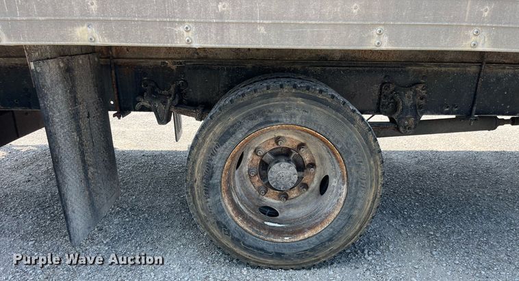 image for item DP0527 2005 Freightliner Business Class M2  box truck