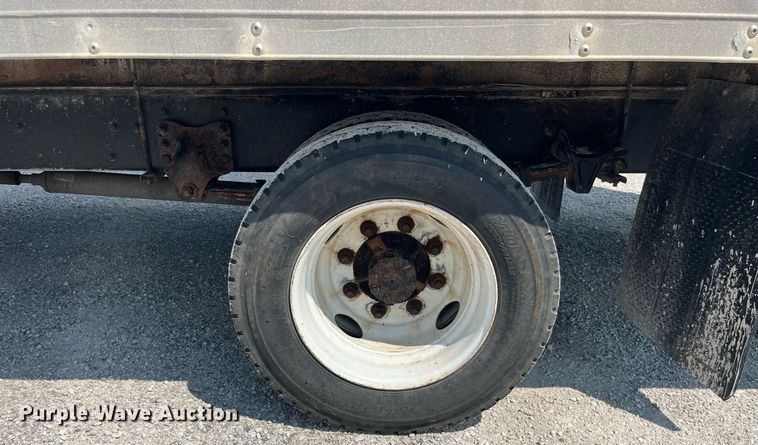 image for item DP0527 2005 Freightliner Business Class M2  box truck