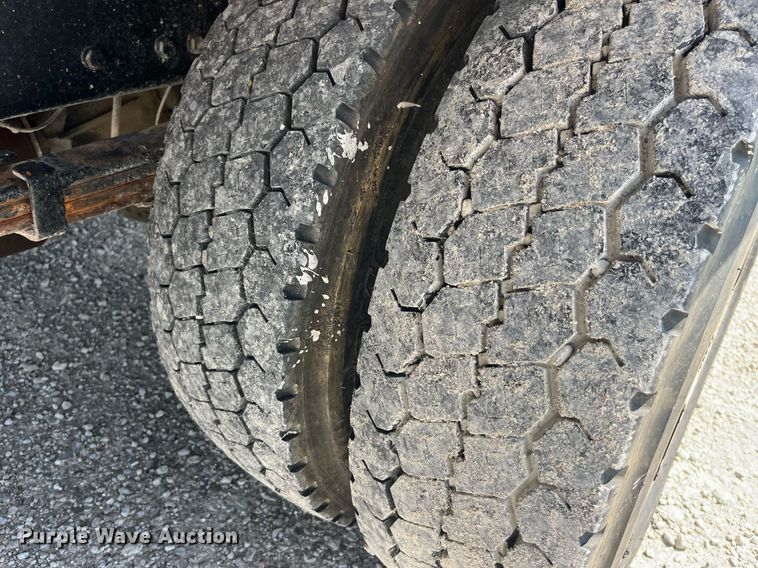 image for item DP0527 2005 Freightliner Business Class M2  box truck