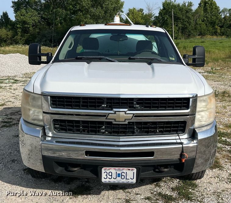 image for item DP0530 2009 Chevrolet Silverado 3500HD  septic truck