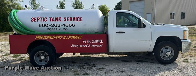image for item DP0530 2009 Chevrolet Silverado 3500HD  septic truck