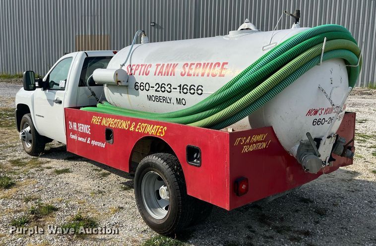 image for item DP0530 2009 Chevrolet Silverado 3500HD  septic truck