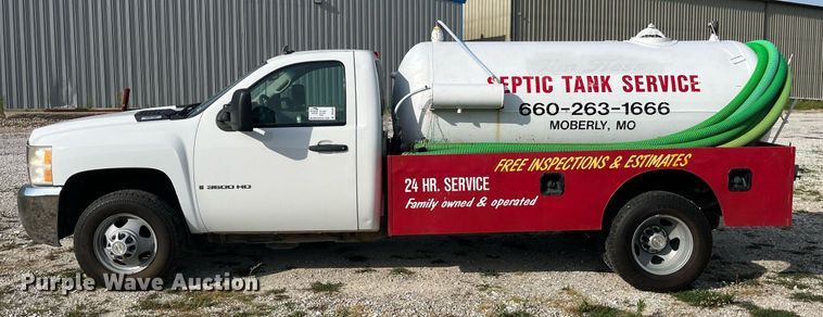image for item DP0530 2009 Chevrolet Silverado 3500HD  septic truck