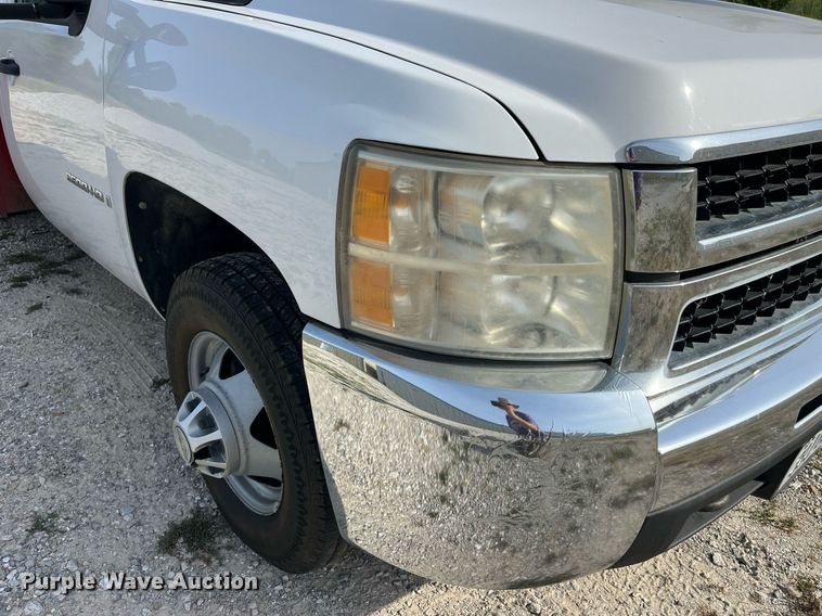 image for item DP0530 2009 Chevrolet Silverado 3500HD  septic truck