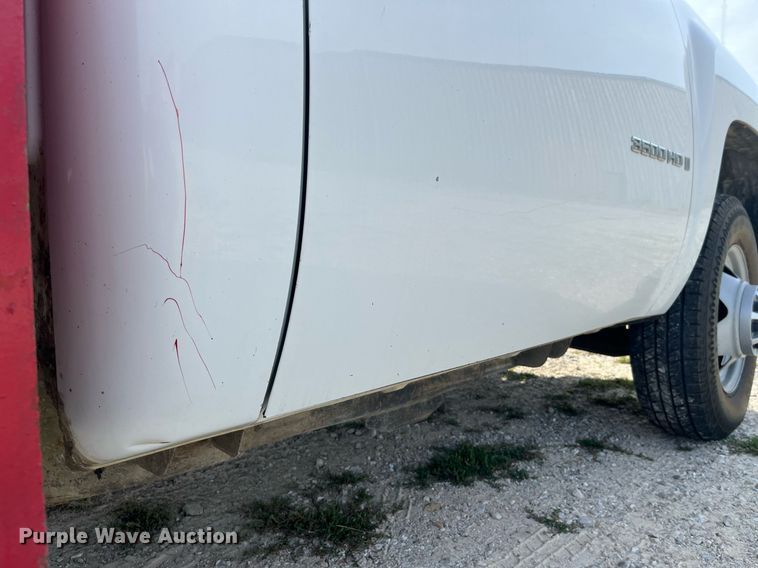 image for item DP0530 2009 Chevrolet Silverado 3500HD  septic truck