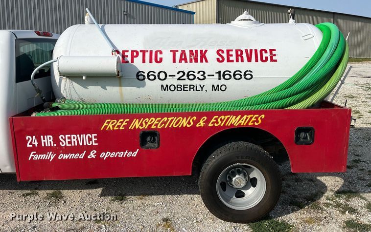 image for item DP0530 2009 Chevrolet Silverado 3500HD  septic truck