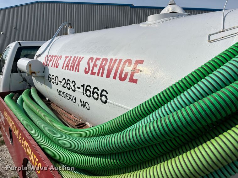 image for item DP0530 2009 Chevrolet Silverado 3500HD  septic truck