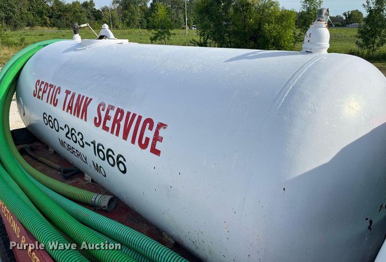 image for item DP0530 2009 Chevrolet Silverado 3500HD  septic truck