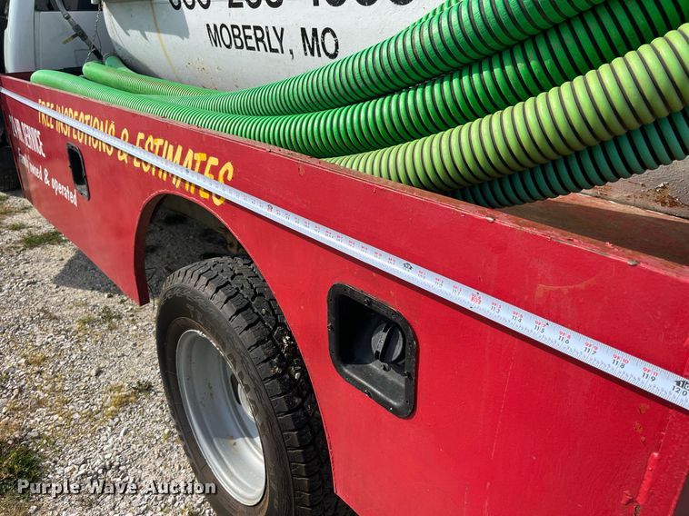 image for item DP0530 2009 Chevrolet Silverado 3500HD  septic truck