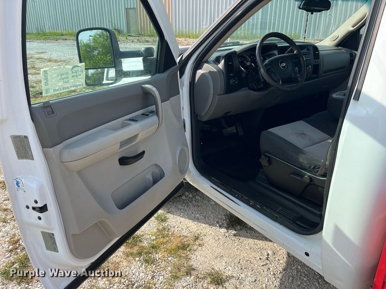 image for item DP0530 2009 Chevrolet Silverado 3500HD  septic truck