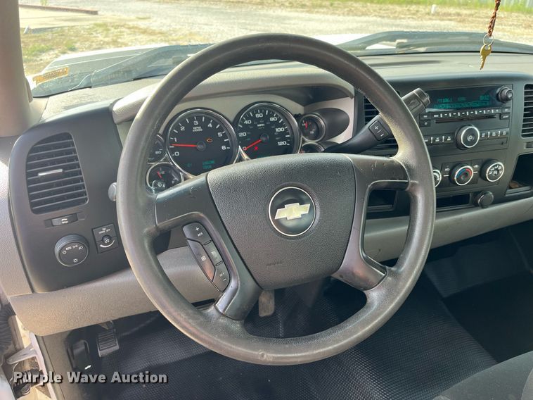 image for item DP0530 2009 Chevrolet Silverado 3500HD  septic truck