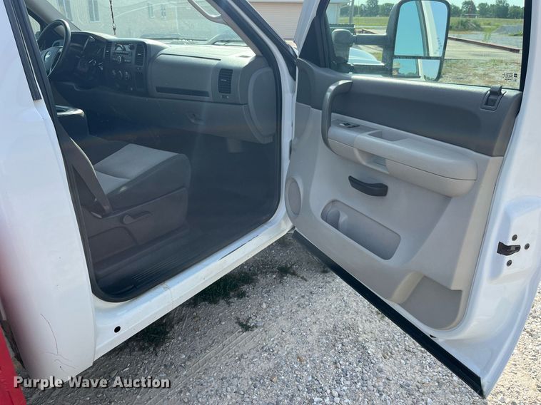 image for item DP0530 2009 Chevrolet Silverado 3500HD  septic truck