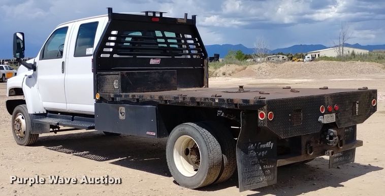 image for item DP3273 2009 GMC C5500  Crew Cab flatbed truck