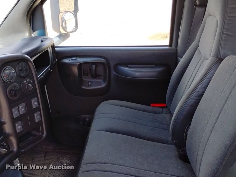 image for item DP3273 2009 GMC C5500  Crew Cab flatbed truck