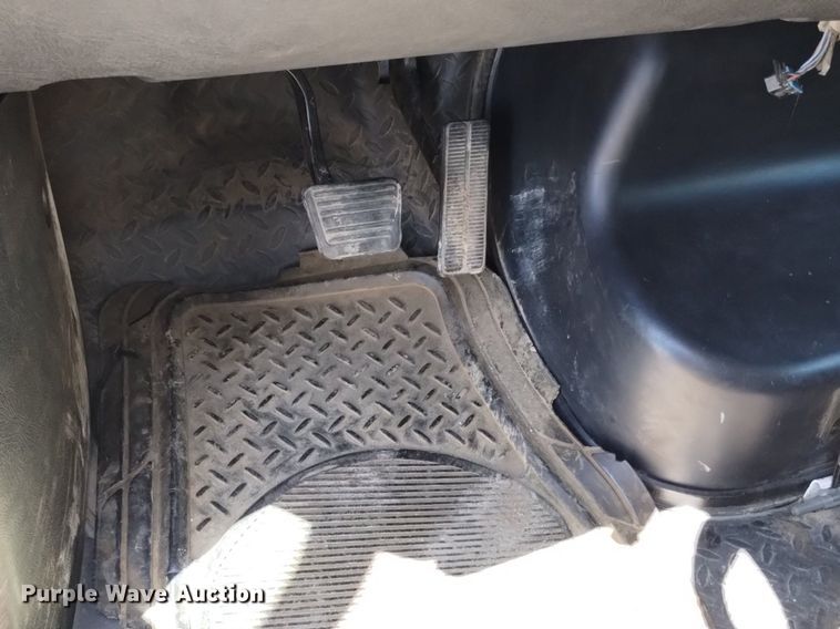 image for item DP3273 2009 GMC C5500  Crew Cab flatbed truck