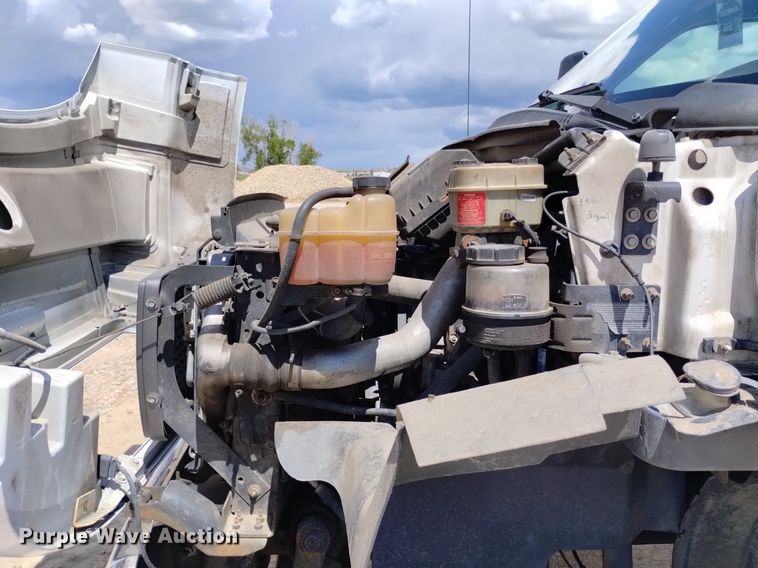 image for item DP3273 2009 GMC C5500  Crew Cab flatbed truck