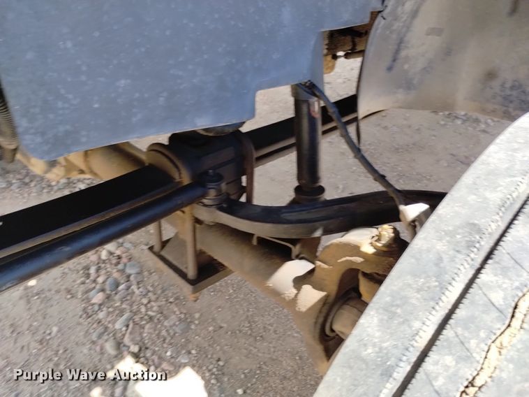 image for item DP3273 2009 GMC C5500  Crew Cab flatbed truck